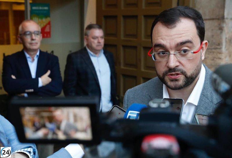 Barbón critica retraso de los PGE y espera que Asturias se vea favorecida en los próximos presupuestos.