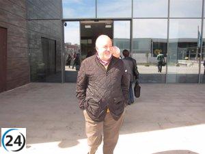 El padre Chus niega acusaciones de corrupción de menores en juicio en Gijón.