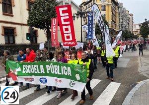Docentes marchan en Oviedo por la defensa de la educación pública