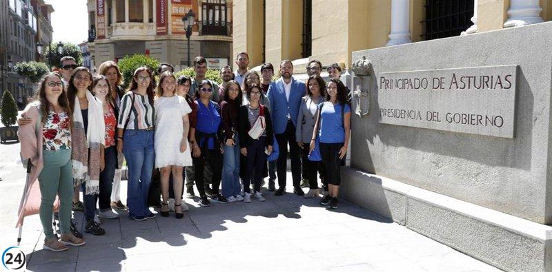 Barbón acoge encuentro con jóvenes herederos de la diáspora en el I Campus Iberoamericano Orígenes.