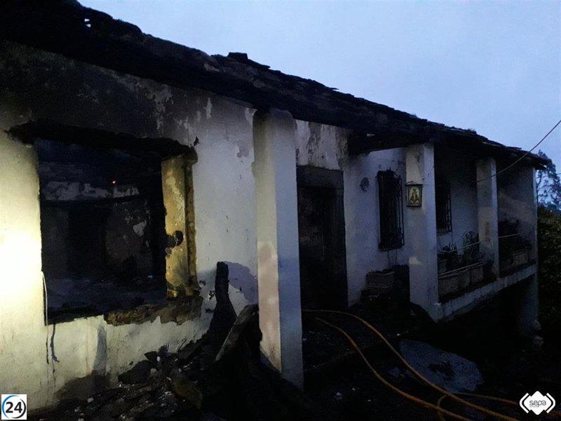 Un incendio en una vivienda de Rozadas (Boal) se cobra la vida de un hombre.