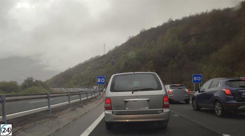 Caos en las carreteras de Madrid, Barcelona y Sevilla durante la Operación Retorno de Semana Santa.