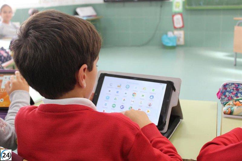 Educación permitirá a los colegios concertados adecuarse gradualmente a los nuevos planes digitales.