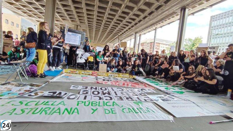 Gobierno y sindicatos pausarán por una hora las conversaciones sobre educación.