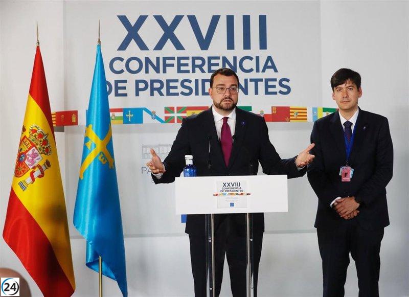 Barbón aboga por que el diálogo con los sindicatos de educación se ajuste a las limitaciones del presupuesto.