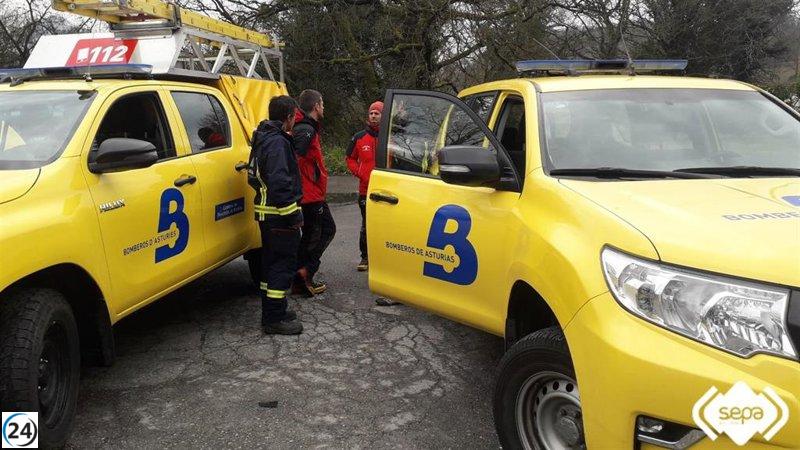 Un hombre de 56 años pierde la vida en un accidente con un tractor en una finca de Pravia, Asturias.