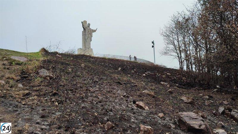 La Fiscalía solicita 13 años de prisión en el caso del Incendio Naranco 2023, el mayor castigo por delito ambiental hasta la fecha.