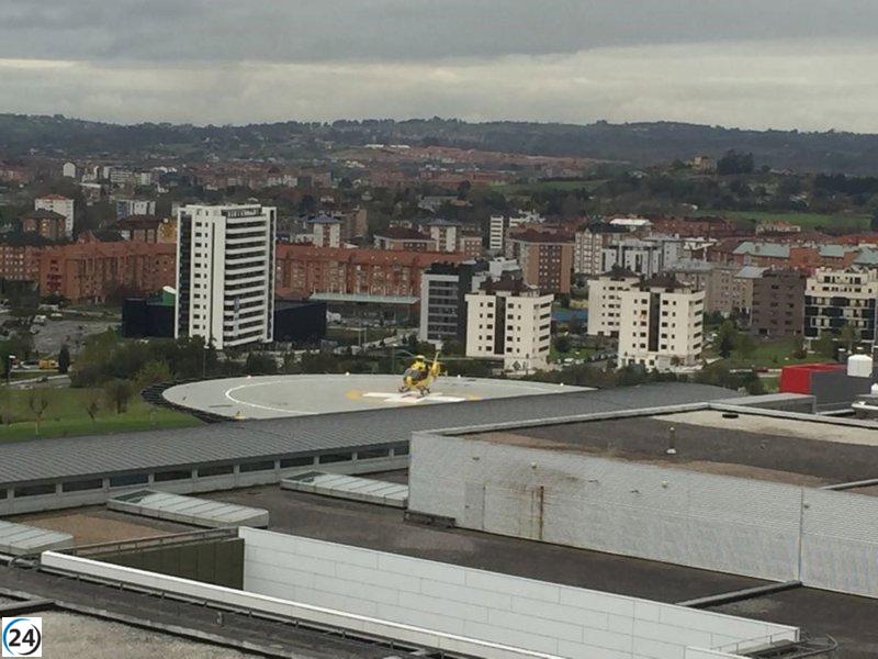 Accidente en Quirós deja a un motociclista herido tras colisión con coche.