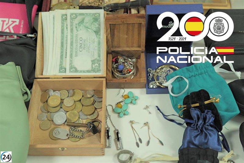 Cuatro miembros de banda de robos en trasteros son arrestados por la Policía.