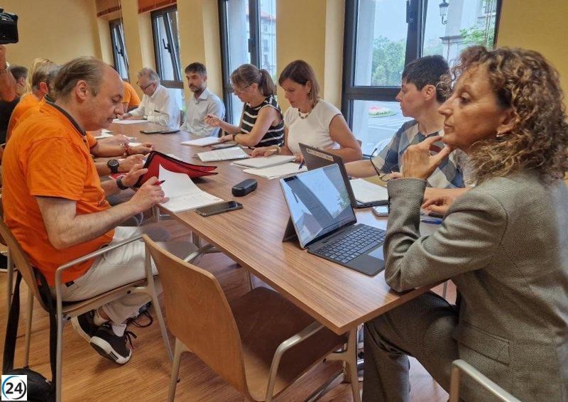 Educación inicia diálogo para mejorar salarios y promover la diversidad en la educación concertada.