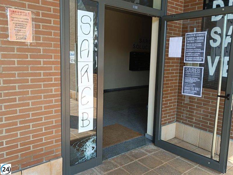 Desconocidos atacan entrada de edificio en Contrueces en medio de tensiones con la Sareb.