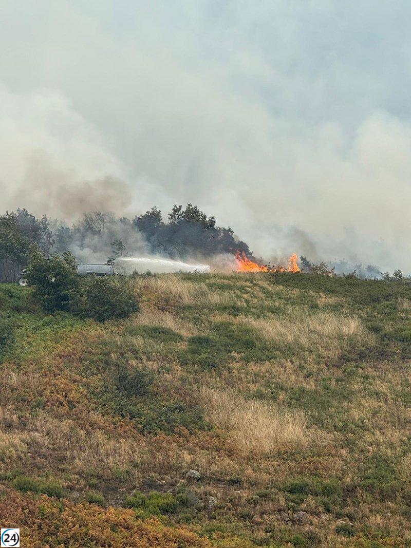 Asturias enfrenta diez incendios forestales: cinco en activo, cuatro bajo control y uno estabilizado.