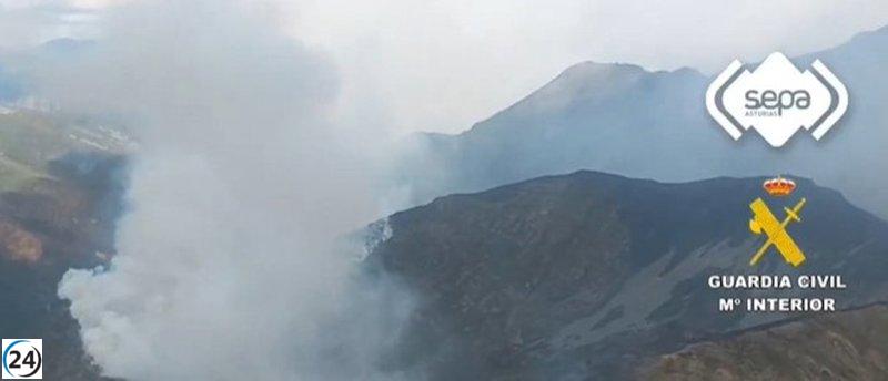 Asturias enfrenta una oleada de incendios: cuatro activos, tres estabilizados y ocho bajo control.