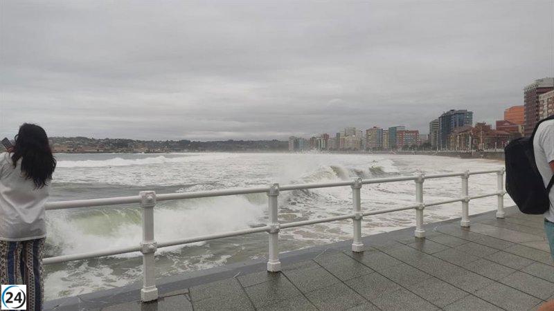 Seis provincias del norte en alerta por oleaje, mientras Barcelona, Tarragona y Baleares se preparan para lluvias y tormentas.