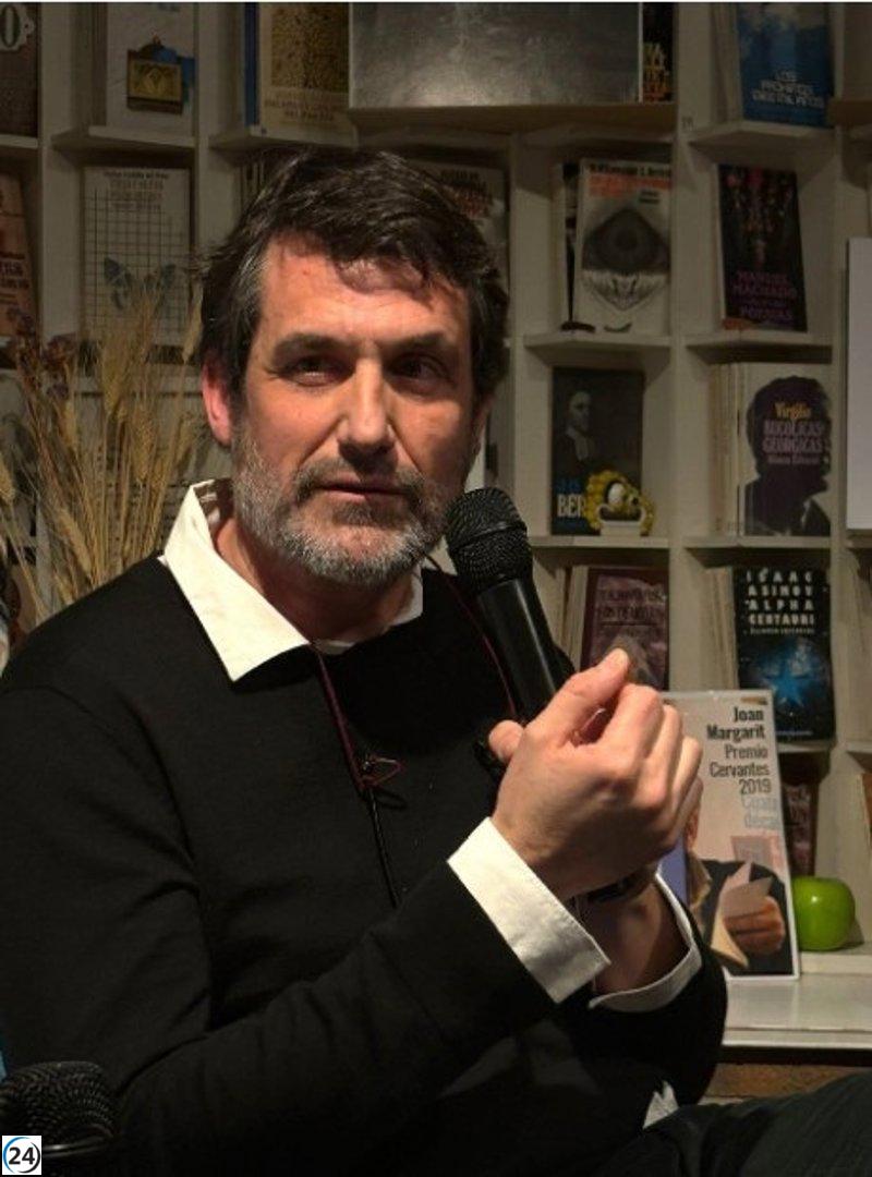 Marc Colell se alza con el Premio de Novela Café Gijón 2025 por su obra 'Las crines'.