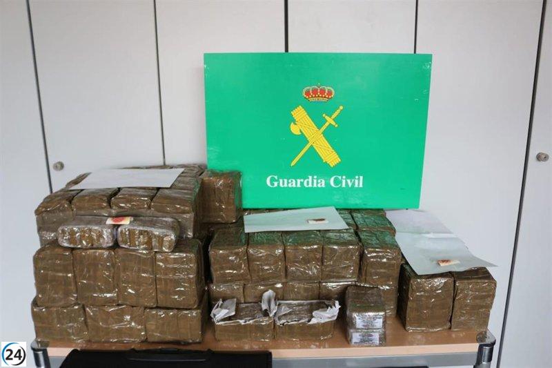 Interceptan en Oviedo 90 kilos de hachís procedentes de Madrid.
