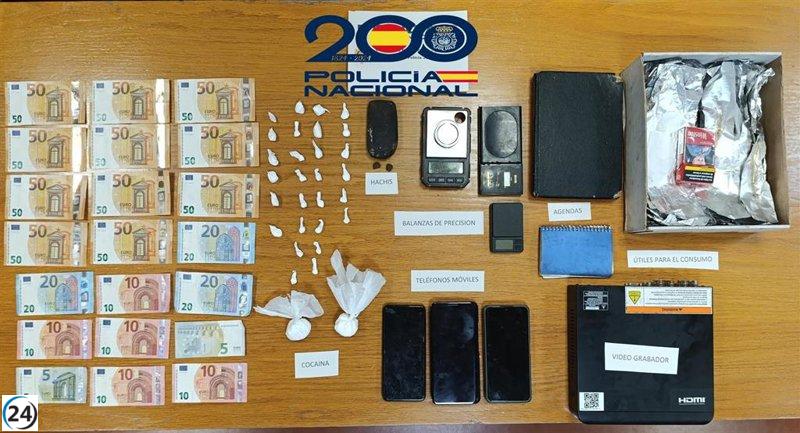 Madre e hija arrestadas en Langreo tras el desmantelamiento de un narcopiso.