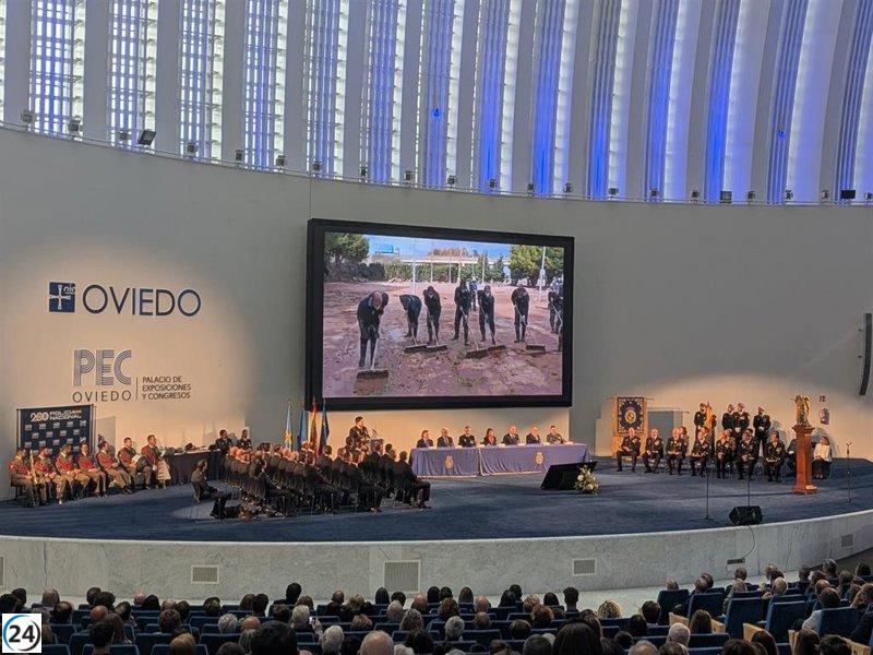 La Policía Nacional conmemora en Oviedo su fiesta de los Ángeles Custodios.
