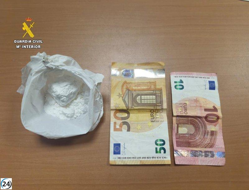 Arrestan a un ovetense por narcotráfico en Castropol.