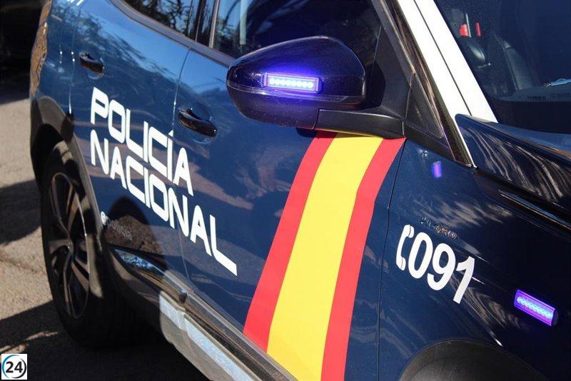 Buscan a un agresor que atacó a una mujer con tijeras en Avilés durante un robo.
