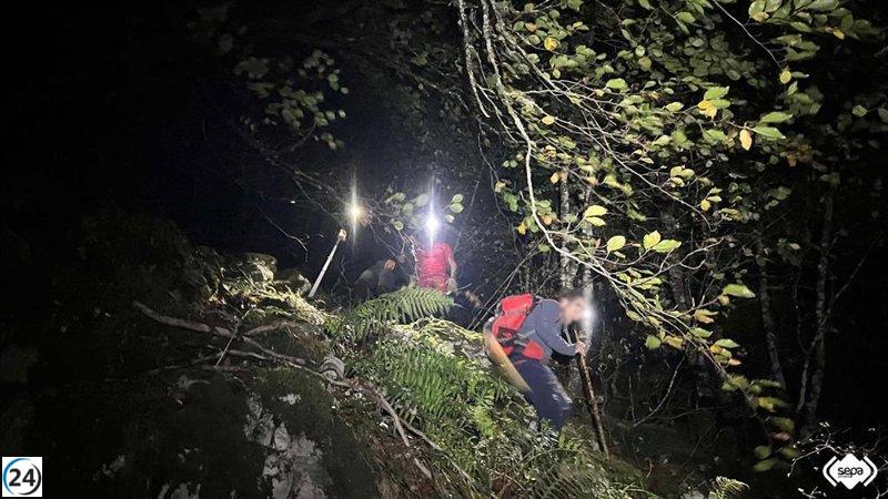 Dos senderistas perdidos en Amieva son rescatados en plena noche.