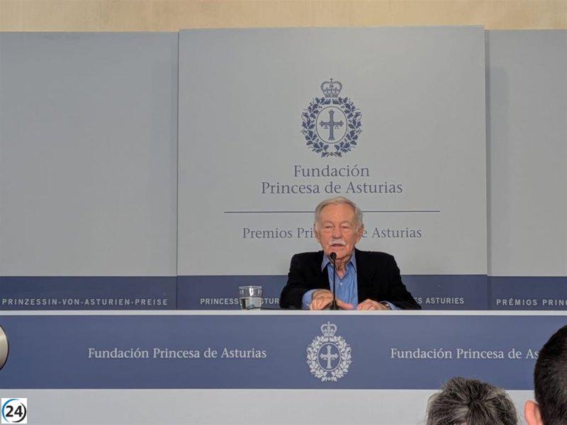 Mendoza aboga por el humor como una profesión digna y reclama una enseñanza literaria con profundidad y significado.