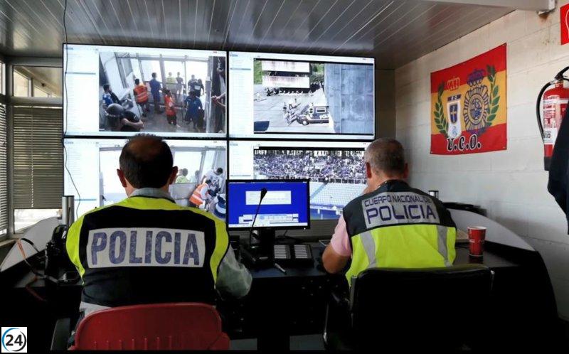 Siete ultras arrestados por disturbios en el play-off de ascenso entre Real Oviedo y Mirandés.