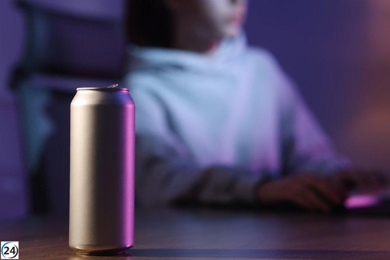 Asturias impulsa la regulación de las bebidas energéticas al vetar su venta a menores de 16 años.