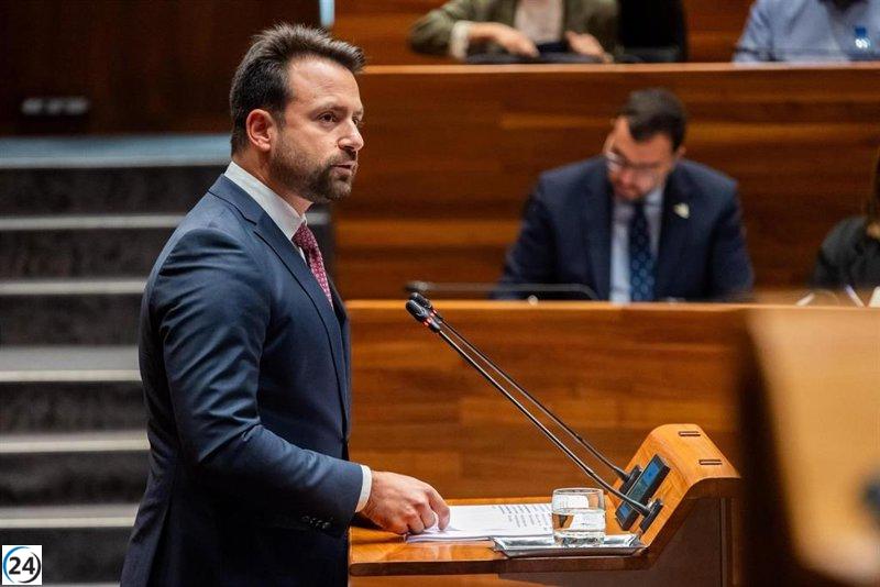 Queipo (PP) pone en tela de juicio las gestiones de Barbón (PSOE) con Puente y Moncloa durante su estancia en Madrid.