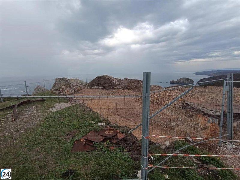 Activistas ambientales exigen detener la construcción del bar en Cabo Peñas.