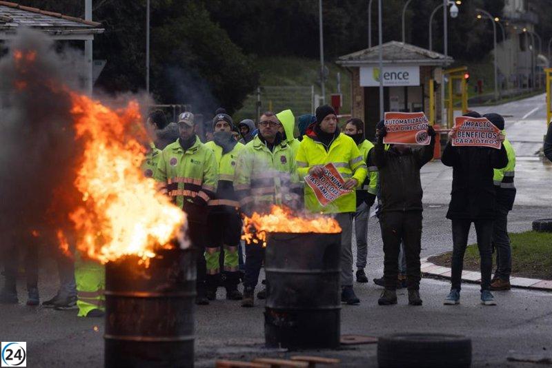 Trabajadores de ENCE-Navia preparan gran manifestación en su cuarta jornada de huelga.