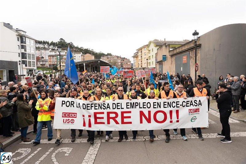 Trabajadores de ENCE en Navia denuncian un ERE inhumano y agresivo.