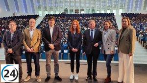La astronauta Sara García enfatiza la relevancia de divulgar la ciencia a la sociedad.