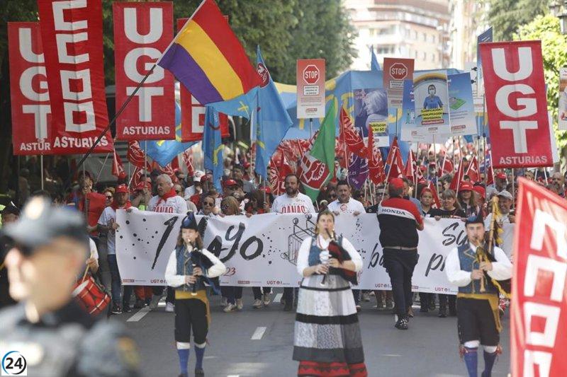 Manifestación en Oviedo con consigna progresista: