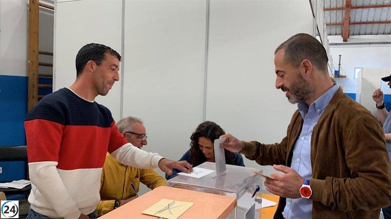 El PSOE arrasa en Siero con 13 concejales, seguido por PP, Vox, IU, PVF y Podemos.