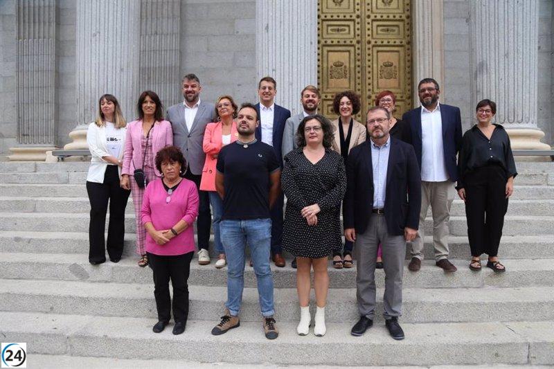 La diversidad lingüística en el Congreso es aplaudida como un hito histórico por los progresistas y se exige el reconocimiento oficial del asturiano y aragonés.