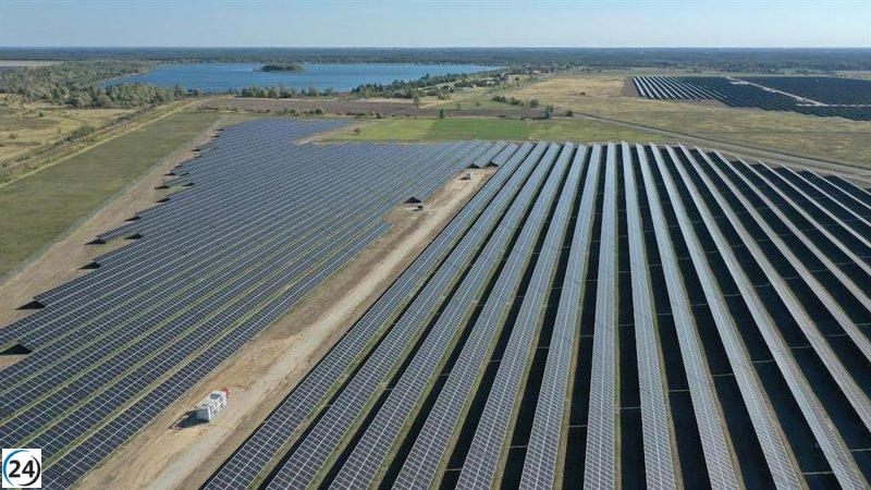 EDP Renewables estrena en Polonia su mayor proyecto solar en Europa, impulsando la energía renovable.