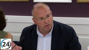 Tellado (PP) acusa a Barbón (PSOE) de desatender sus responsabilidades al no asistir al debate sobre la amnistía en el Senado