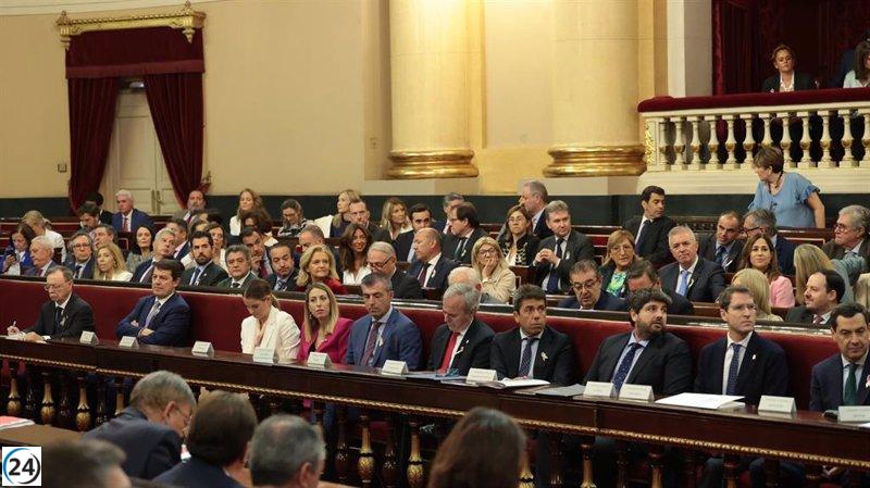 CCAA gobernadas por el PP demandan a Sánchez una reunión de Presidentes para oponerse al pacto entre PSOE y Junts.