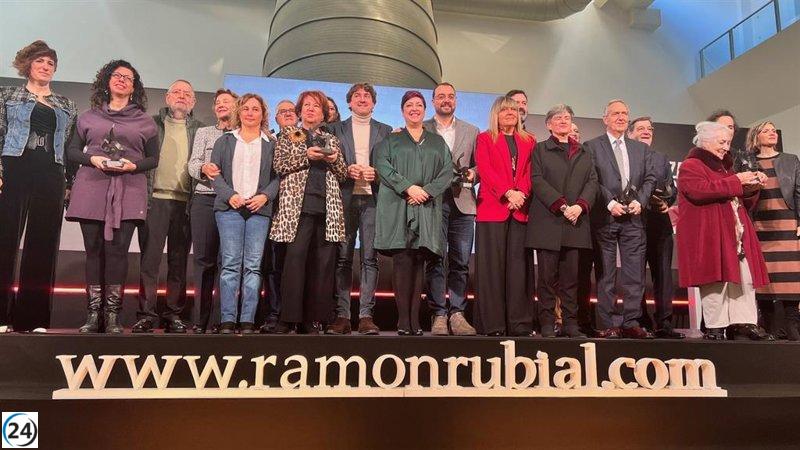 El presidente Barbón muestra su firme apoyo al socialismo inquebrantable y a la auténtica libertad al recibir el prestigioso galardón Ramón Rubial.