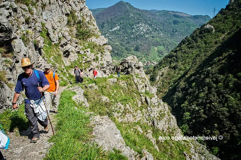 Ruta de senderismo por el Desfiladero de las Xanas